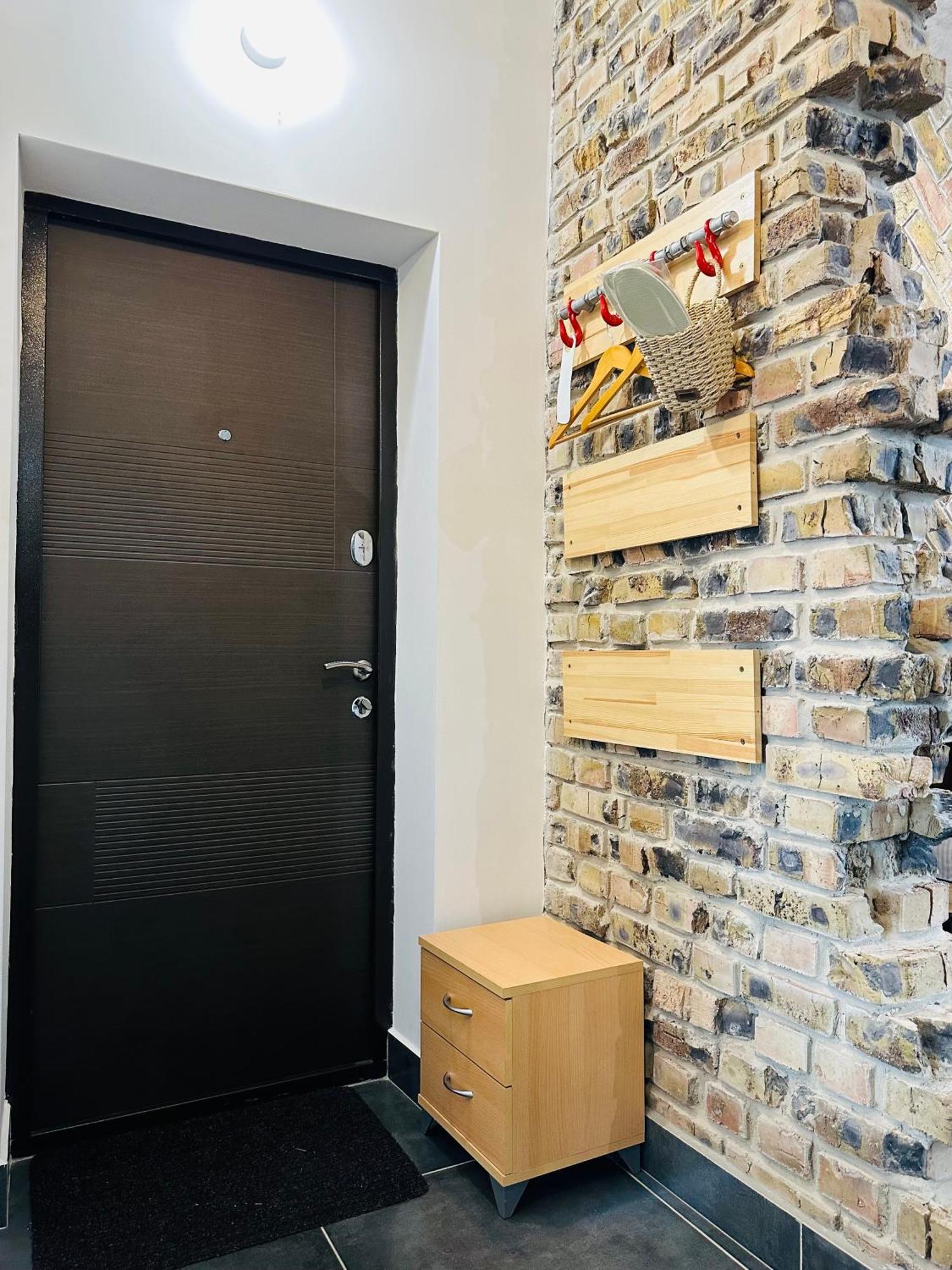 Comfortable Apartments With A Coffee Machine In The City Centre, Zlata Plaza Ρίβνε Εξωτερικό φωτογραφία