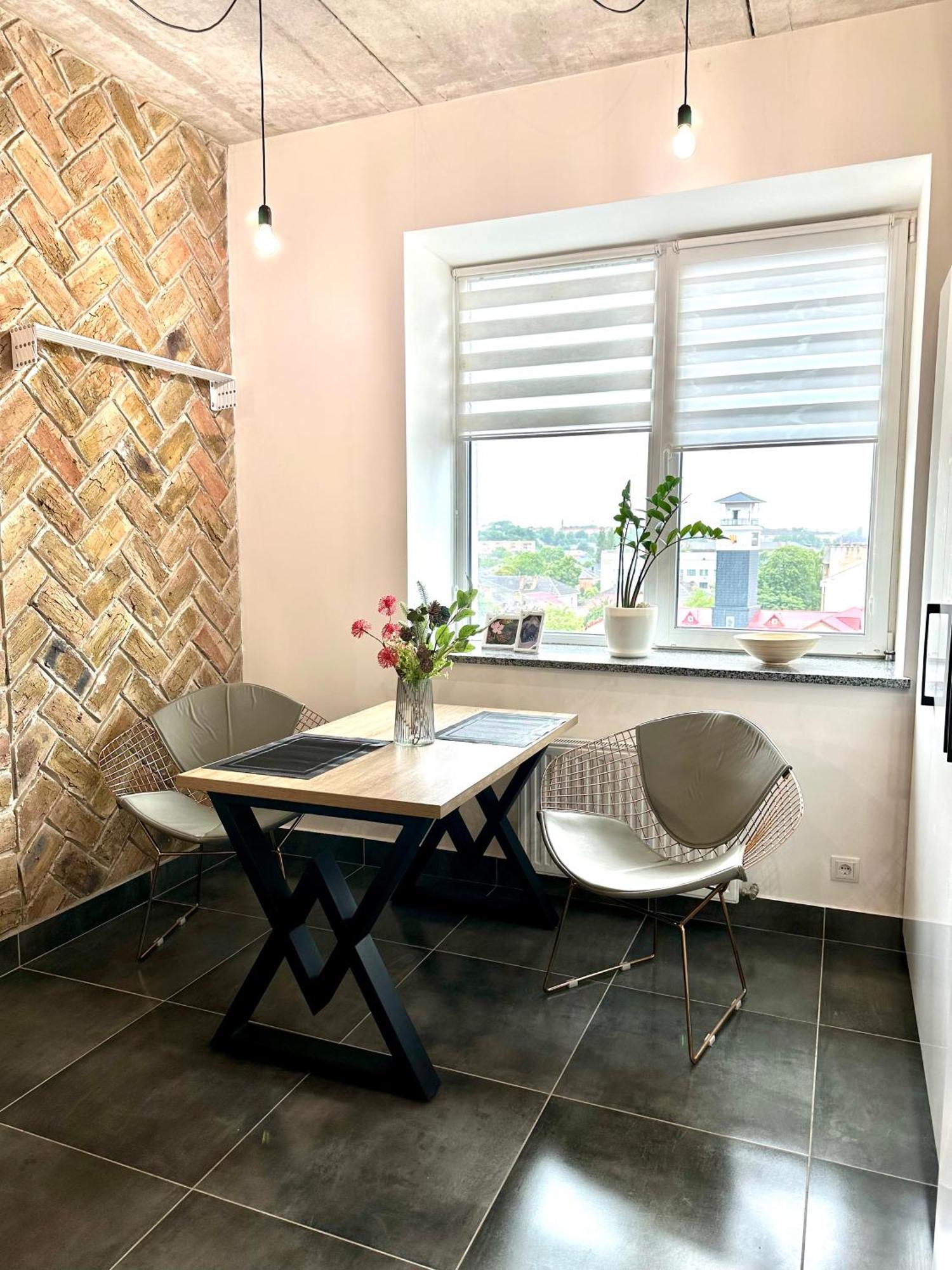 Comfortable Apartments With A Coffee Machine In The City Centre, Zlata Plaza Ρίβνε Εξωτερικό φωτογραφία